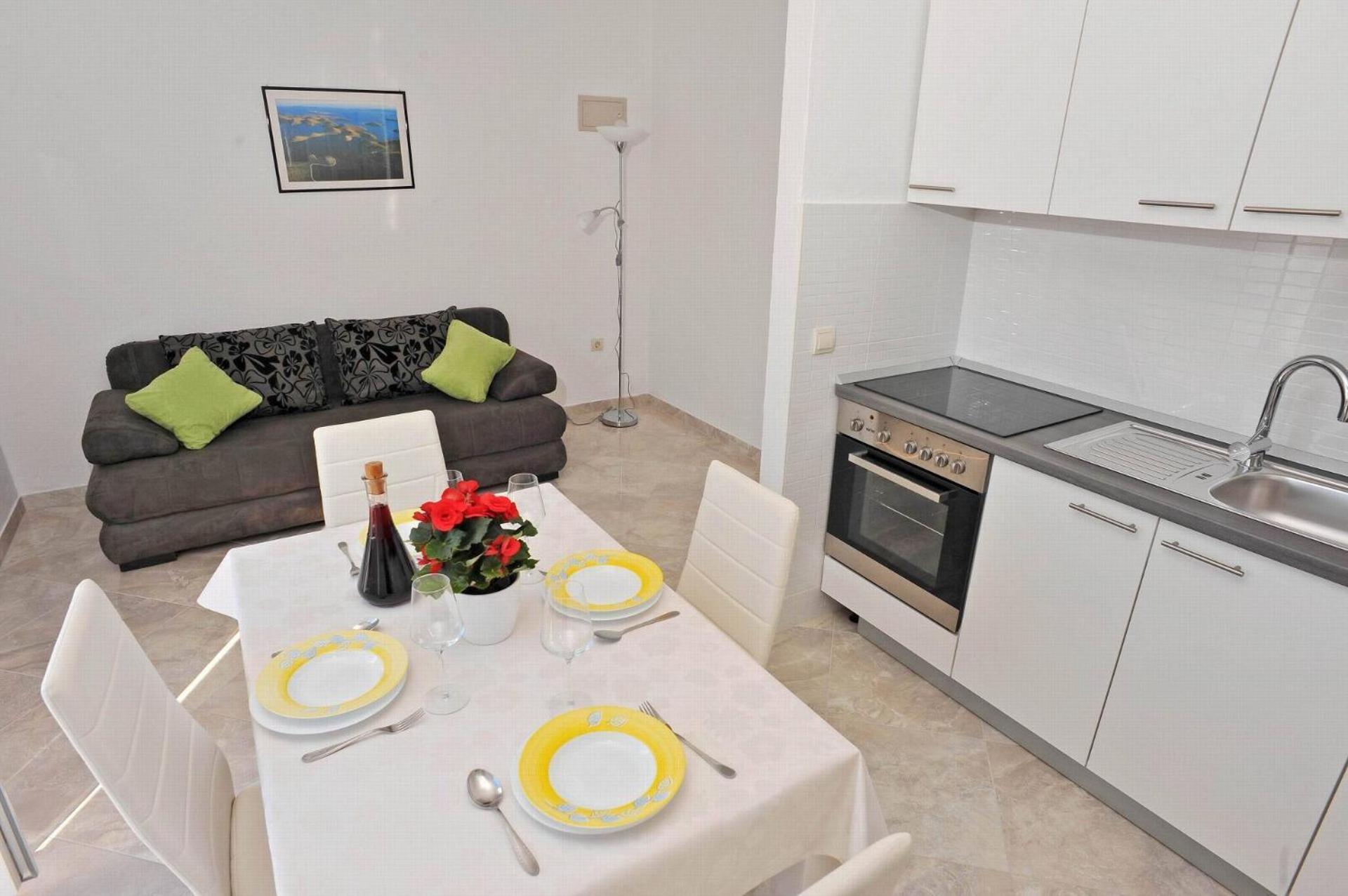 Mato Apartment Sutivan