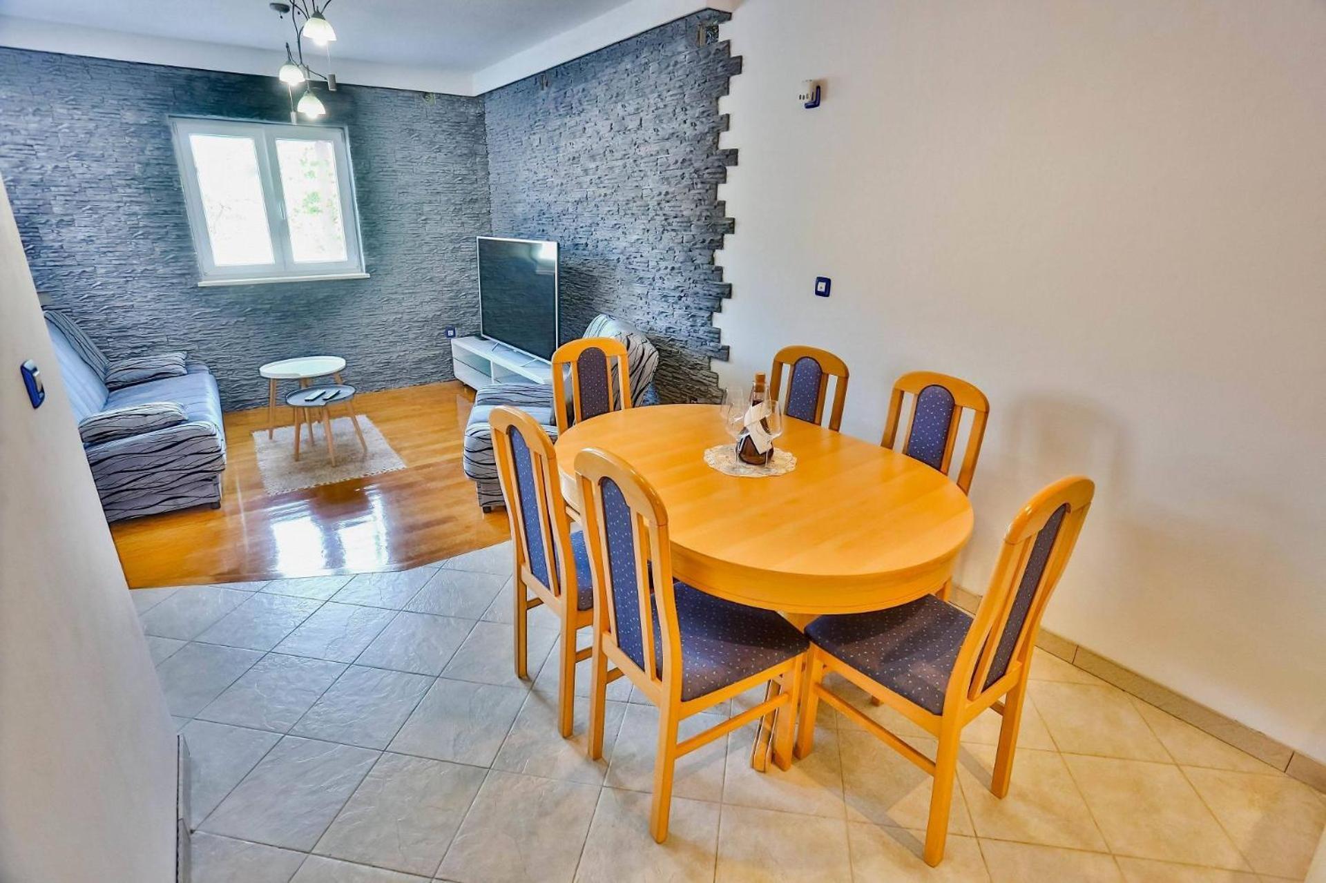 Apartment Mato Sutivan